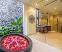 Villa Freedom, Master Bathroom